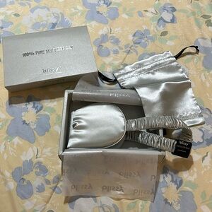Blissy Sleep Mask- Pure Silk. Silver-Brand New